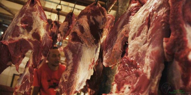 Bulog gelar operasi pasar daging sapi dan kerbau seharga Rp 80.000 per Kg